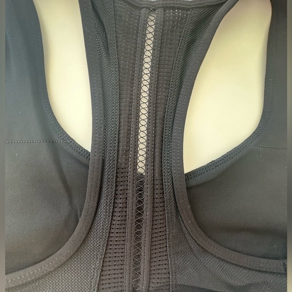 Lorna Jane sports bra size XS/S in Black medium support pull on - Picture 5 of 5